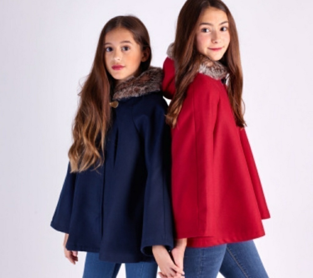Capes/Coat - Picture 6 of 10